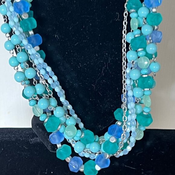 𝅺Lia Sophia Paradise Necklace - Picture 7 of 7